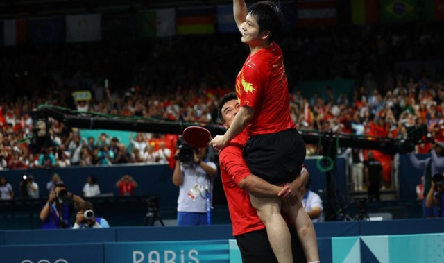 华体会网站-从巴黎奥运金牌到伦敦世乒赛弃权！樊振东这2年，到底经历了什么|乒协|国乒|巴黎奥运会|wtt赛事|男单决赛_新浪体育_新浪新闻