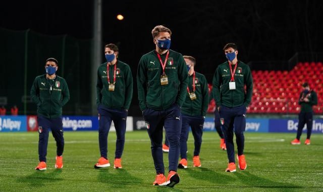 意大利教练组一人私自外出引发全队集团感染？