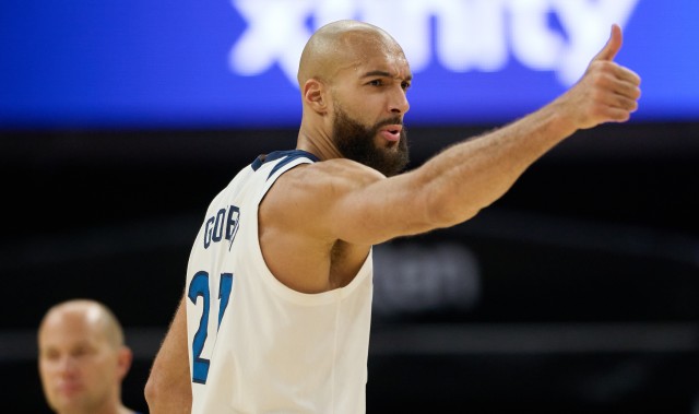 孙悦：戈贝尔是近5年最水DPOY  他只等盖帽那一下 这是弥补式防守